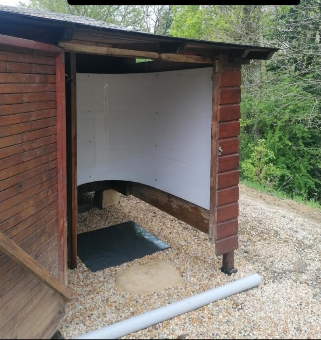 Chalet En Pleine Nature Au Bord D'Un Etang Lanvallay Екстериор снимка